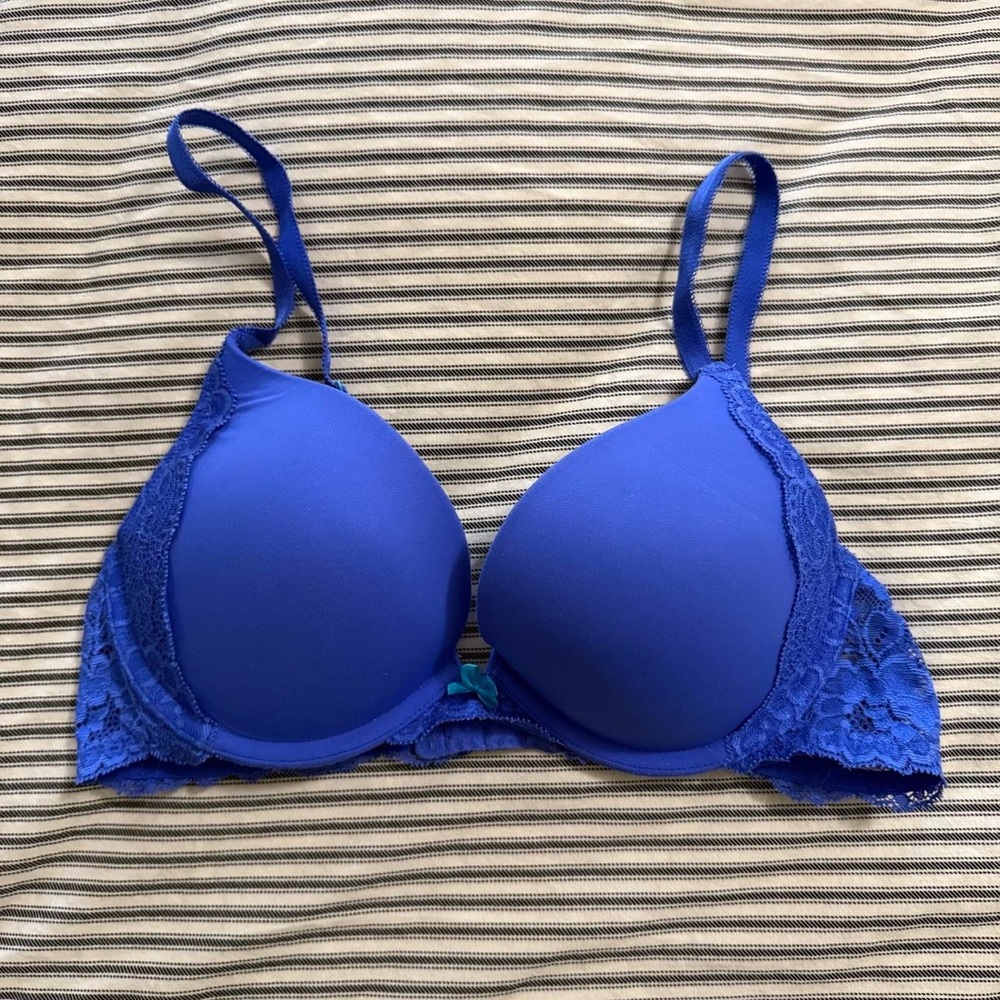 Victoria's Secret Blue Lace Push-Up Bra 36B